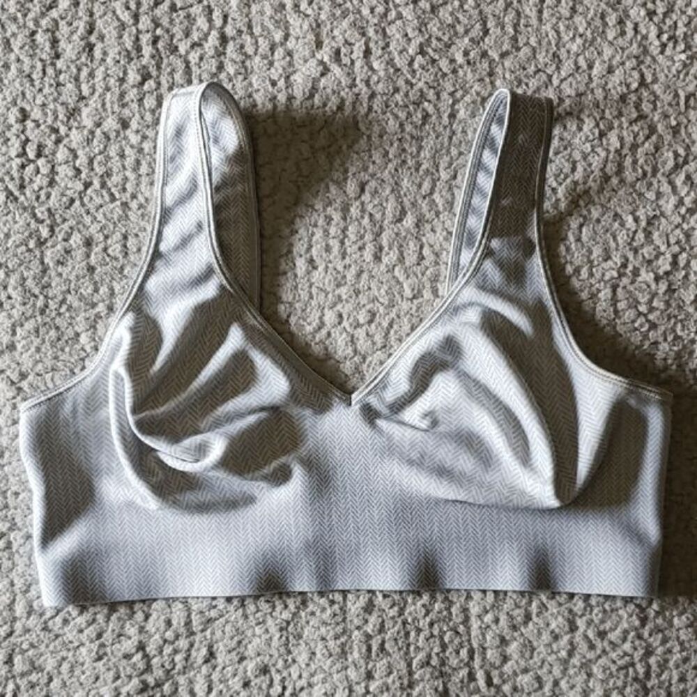 Hanes Silky Smooth Geometric Patterned Comfy Lounge Unlined Wireless Bralette